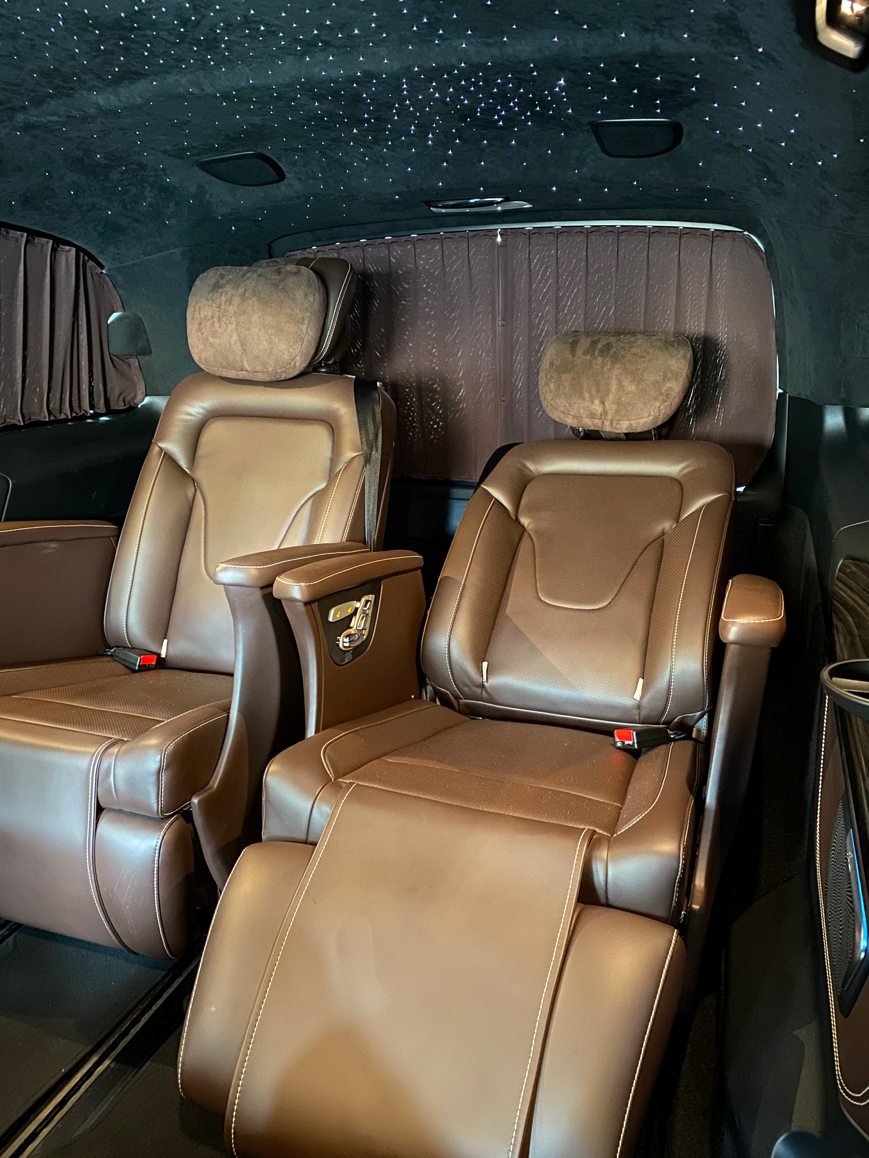Коричневые улучшенные сиденья для Mercedes V class