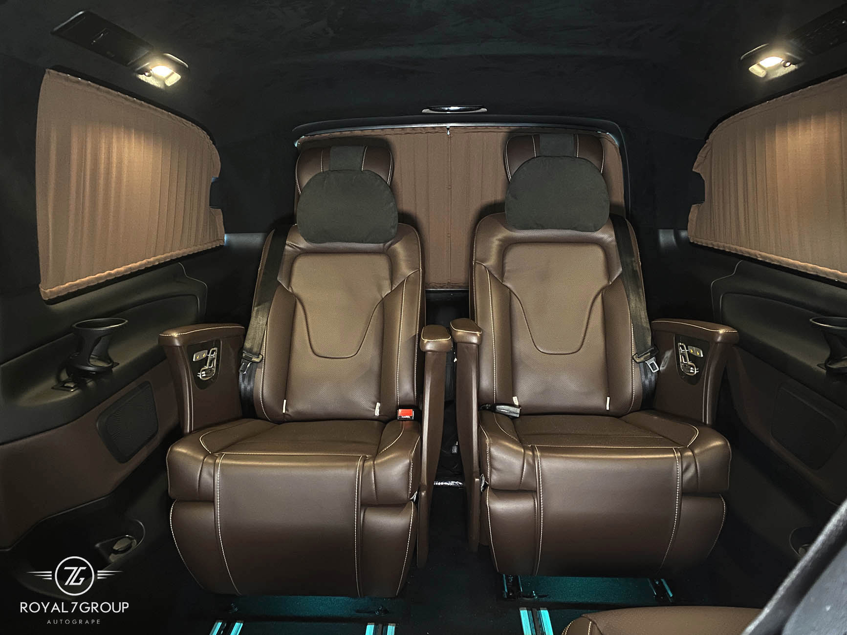 установка коричневых капитанских сидений в Мерседес Вито v class royal7bus