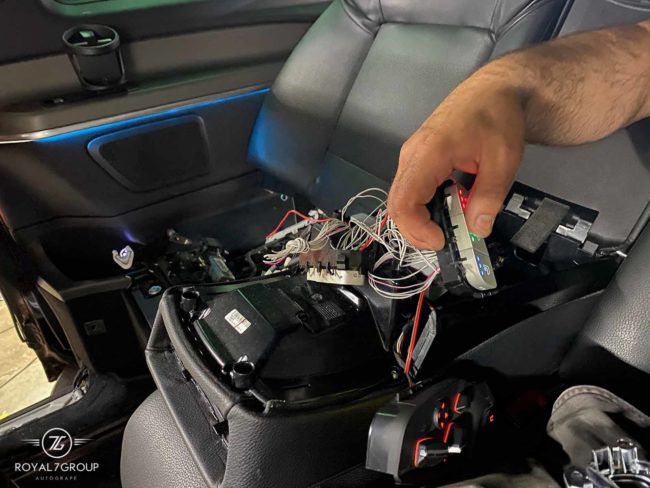 установка электрики дивана BMW 7 в мерседес v class